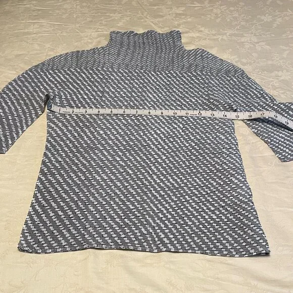 Issey Miyake Mock Turtleneck Medium - Picture 4 of 5